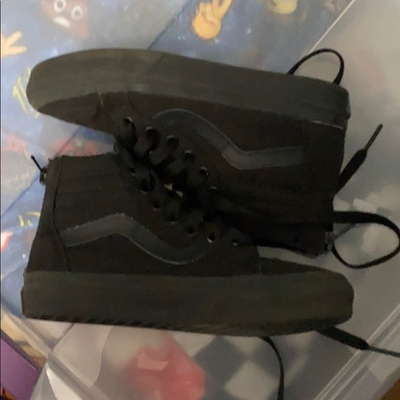 Vans - Picture 3 of 3